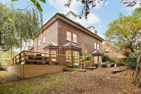 undefined, Regents Drive, Repton Park, Woodford, IG8