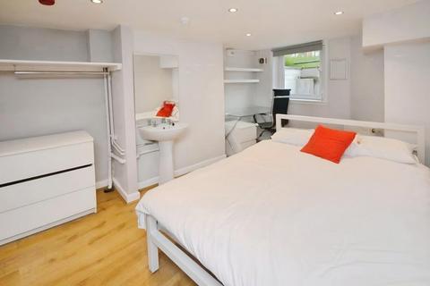 6 bedroom terraced house to rent, Davenport Avenue, Manchester, Greater Manchester, M20
