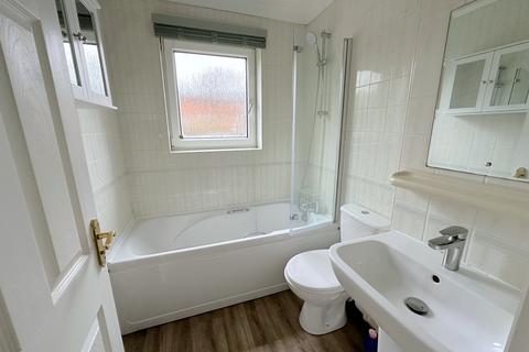 2 bedroom ground floor flat to rent, Collington Lane East, Bexhill-On-Sea, TN39