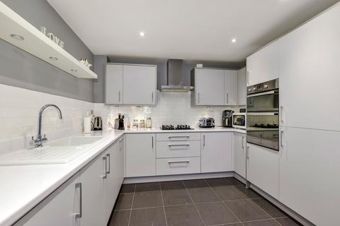 4 bedroom semi-detached house for sale, Burbridge Road, Leavesden, WD25