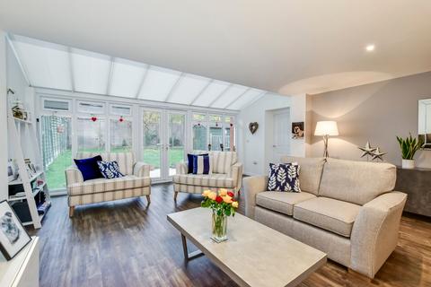 4 bedroom semi-detached house for sale, Burbridge Road, Leavesden, WD25
