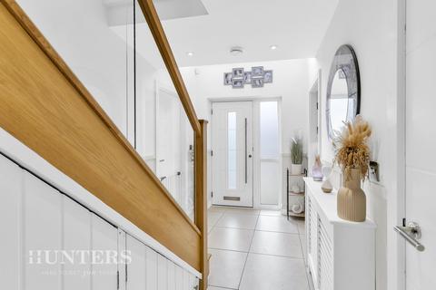 4 bedroom detached house for sale, Moordale Avenue, Oldham