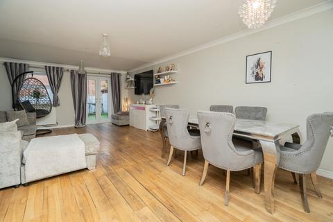 undefined, The Hythe, Two Mile Ash, Milton Keynes, MK8