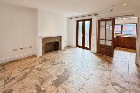 4 bedroom terraced house to rent, Deepdale Road, Rotherham, South Yorkshire, S61