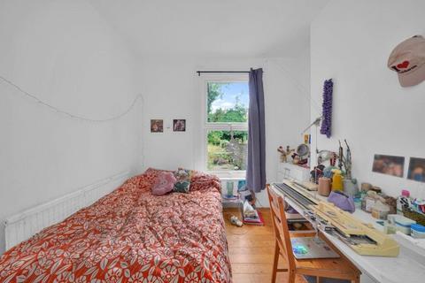 undefined, Calverley Grove, London, N19