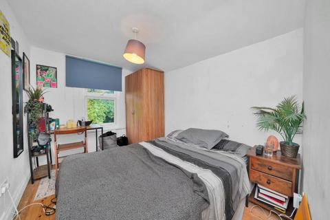 undefined, Calverley Grove, London, N19