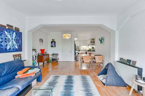 1 bedroom flat for sale, Regents Bridge Gardens, Vauxhall, London, SW8