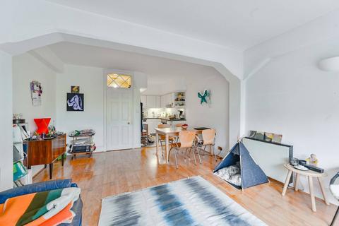 1 bedroom flat for sale, Regents Bridge Gardens, Vauxhall, London, SW8