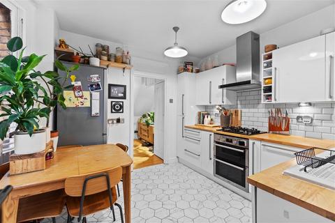 1 bedroom flat for sale, Barcombe Avenue, SW2