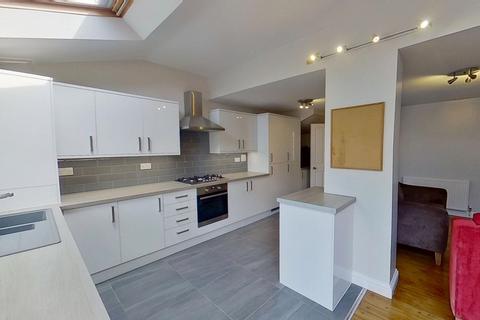 5 bedroom house to rent, Ednaston Road, Nottingham NG7