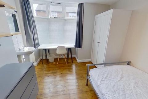 5 bedroom house to rent, Ednaston Road, Nottingham NG7