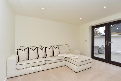 5 bedroom detached house for sale, Beechwood Drive, Meopham DA13