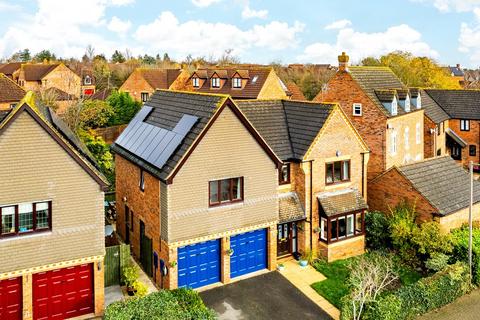 Garthwaite Crescent, Shenley Brook End, Milton Keynes, Buckinghamshire, MK5