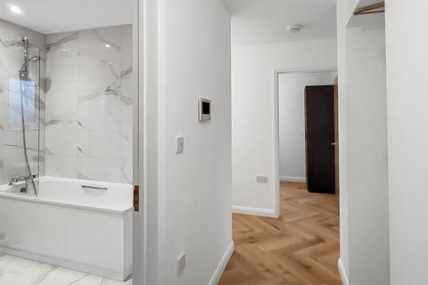 3 bedroom flat to rent, Modern Serviced three-Bedroom Apartments in Mitcham