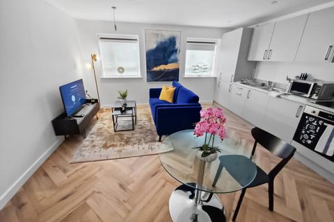 3 bedroom flat to rent, Modern Serviced three-Bedroom Apartments in Mitcham