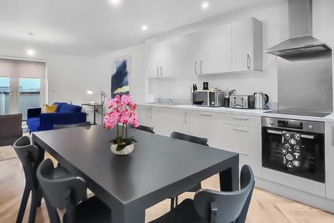 3 bedroom flat to rent, Modern Serviced three-Bedroom Apartments in Mitcham