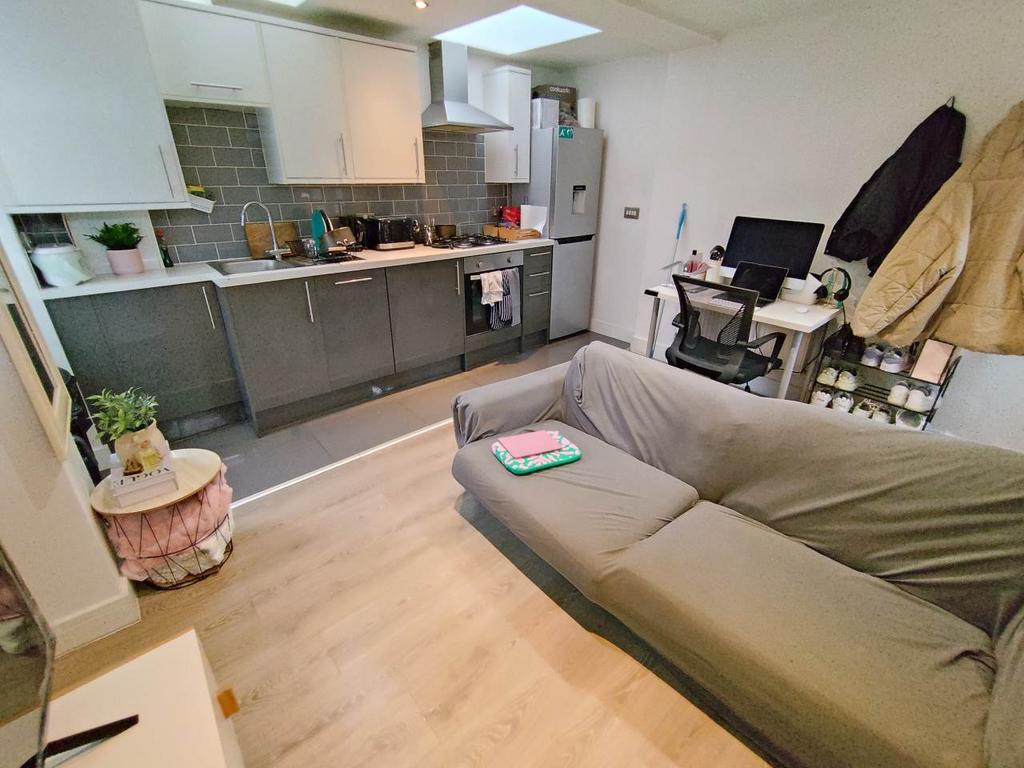 Living area (2)