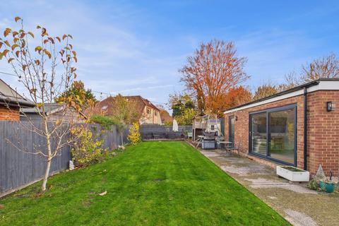 undefined, Twitchell Lane, Aston Clinton