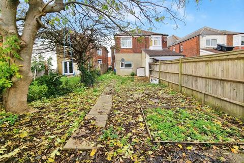 undefined, Bitterne Road West, Southampton SO18