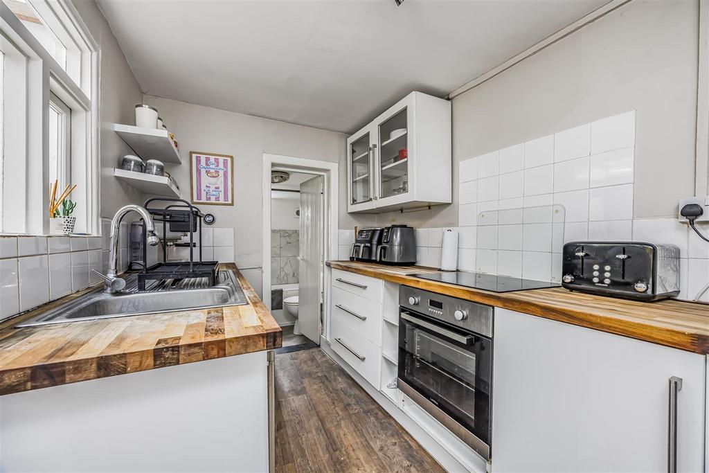 52 Alver Road PO1 5 HW-Portico Marketing-Sold By-3.jp