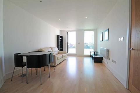 2 bedroom flat to rent, St. George Wharf, London SW8