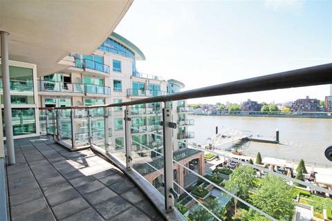 2 bedroom flat to rent, St. George Wharf, London SW8