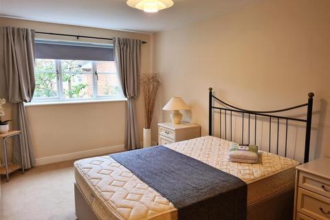 1 bedroom flat for sale, Kingswood Court, Grove Avenue, Wilmslow
