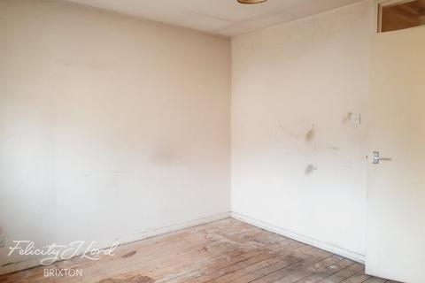 undefined, Wesley Close, LONDON SE17