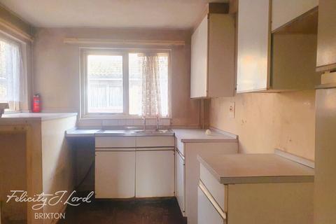 undefined, Wesley Close, LONDON SE17
