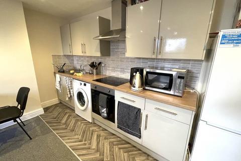 3 bedroom flat to rent, Seafield Road, Hove, East Sussex