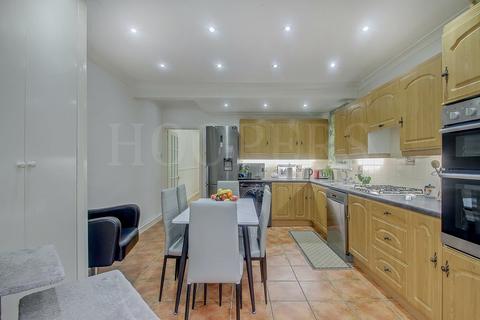 2 bedroom ground floor flat for sale, Drayton Road, London, NW10
