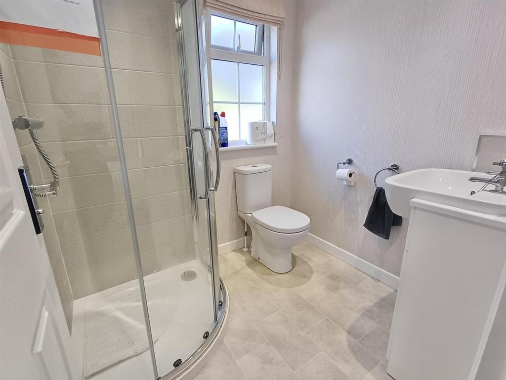 En-Suite Shower Room/WC