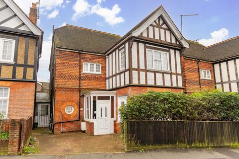 undefined, De La Warr Road, East Grinstead RH19