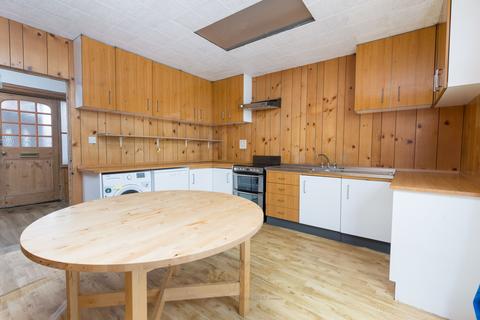 undefined, De La Warr Road, East Grinstead RH19