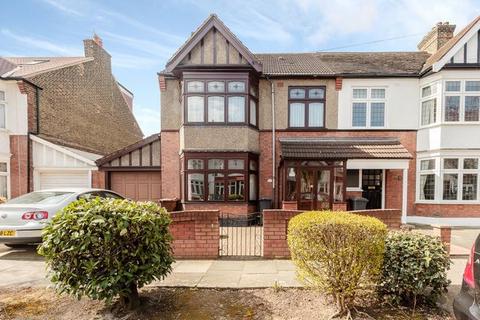 5 bedroom semi-detached house to rent, Lyndhurst Gardens, Barking, IG11