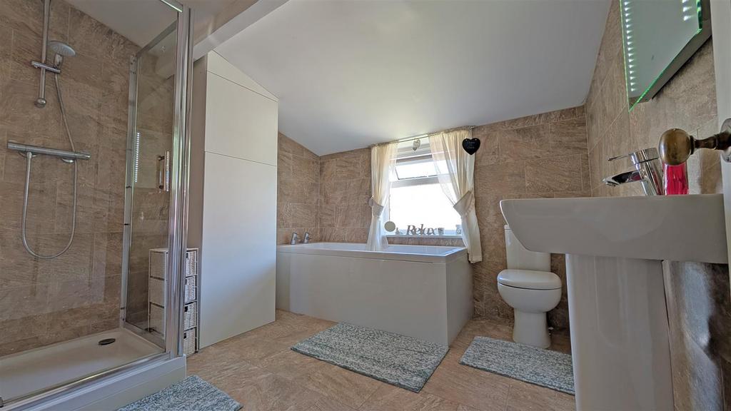 Main bathroom