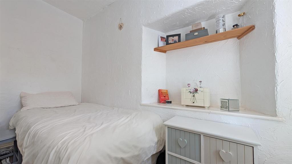 Fourth bedroom