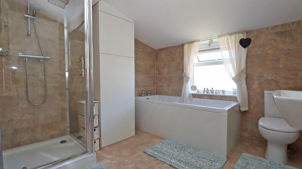 Main bathroom
