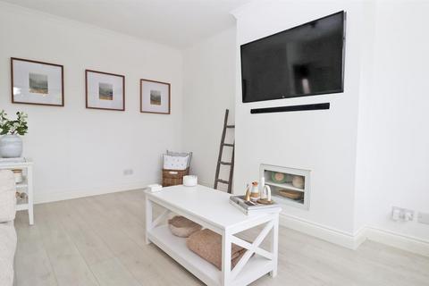 11 Broadly Gardens, Monkton Heathfield, Taunton, TA2 8PN