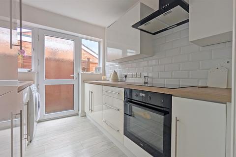 11 Broadly Gardens, Monkton Heathfield, Taunton, TA2 8PN