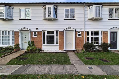 3 bedroom terraced house to rent, Yeomans Mews, Isleworth, TW7