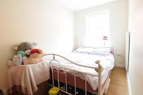 2 bedroom flat to rent, Lowther Road, Bournemouth BH8