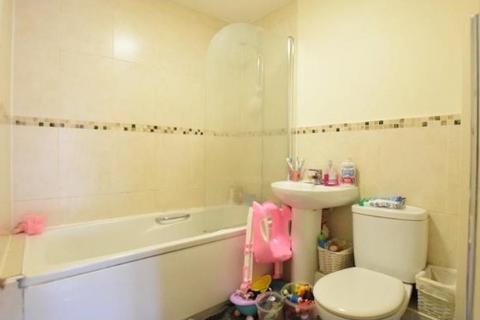 2 bedroom flat to rent, Lowther Road, Bournemouth BH8