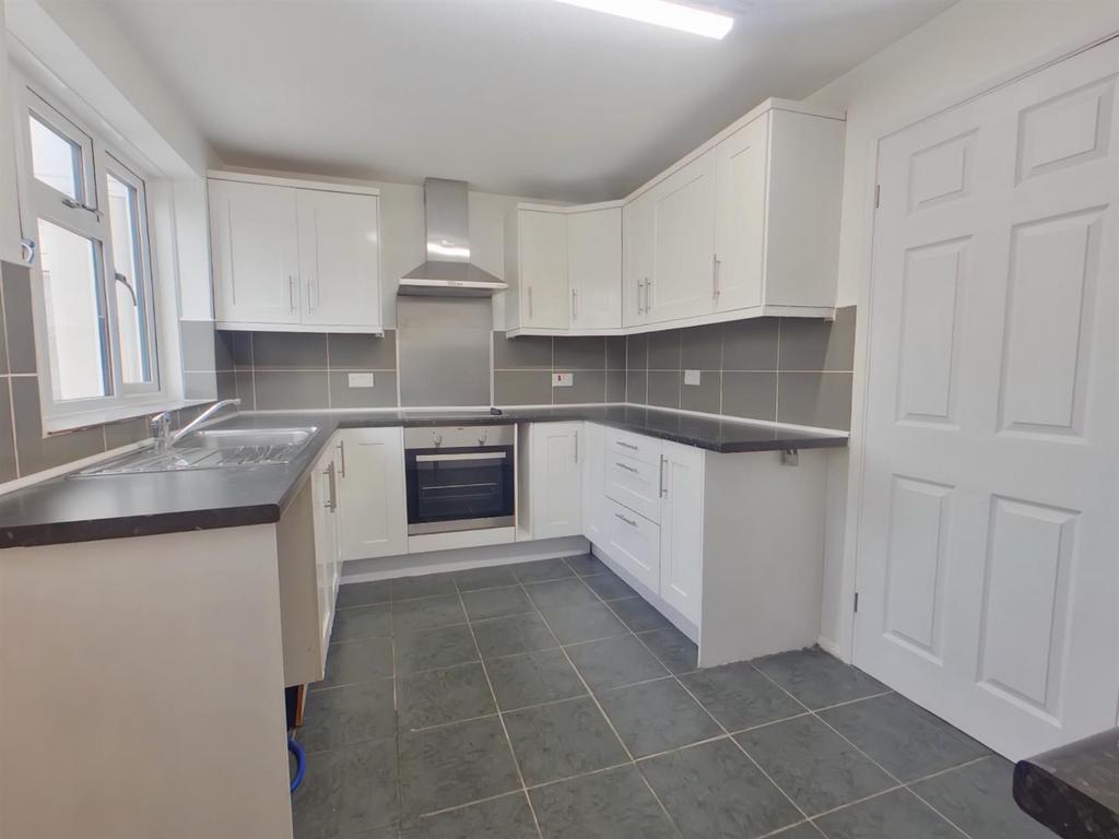 Kitchen .jpg