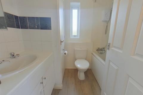 2 bedroom end of terrace house for sale, Honeysuckle Close, Gosport PO13