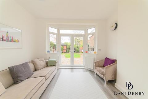 3 bedroom semi-detached house for sale, Broadfields Avenue, Edgware HA8