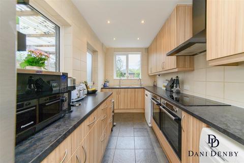 3 bedroom semi-detached house for sale, Broadfields Avenue, Edgware HA8