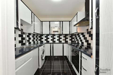 2 bedroom apartment to rent, Hera Court, Homer Drive, London, E14