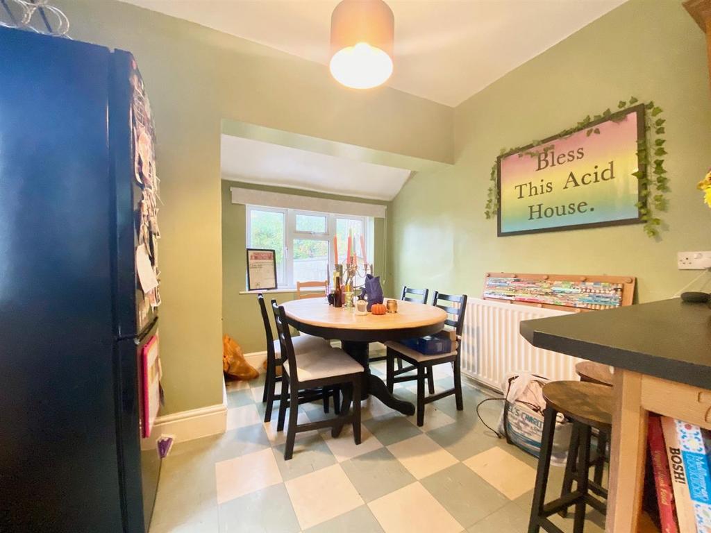Dining Space 2.jpg