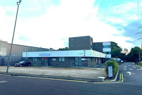 Warehouse to rent, Eddystone Rd Totton SO40 3SA